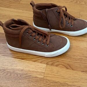 Cat & Jack Men's Brown High-Top Sneakers